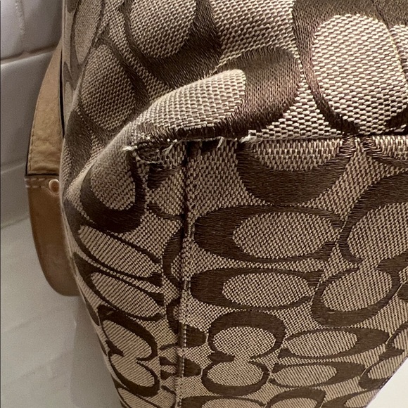 Coach Penelope shoulder signature jacquard Preloved EUC - Picture 6 of 12